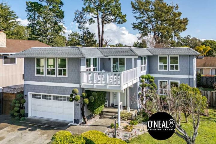 Spacious House in Walking Distance to the Beach