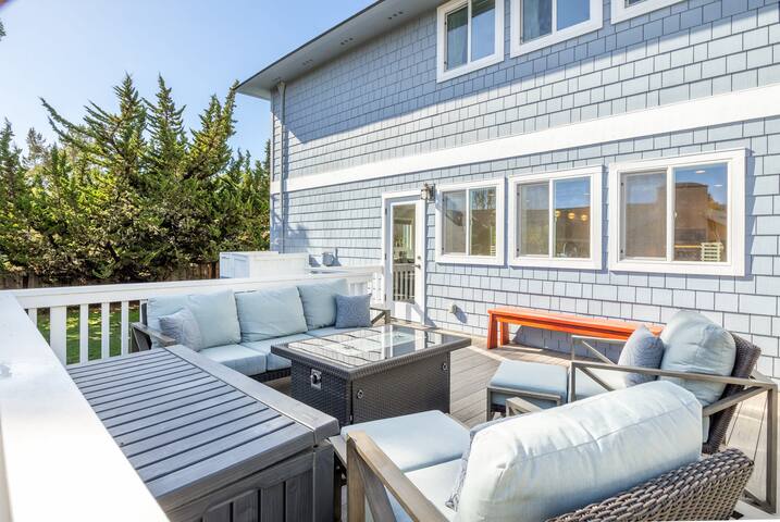 Spacious House in Walking Distance to the Beach gallery image 3