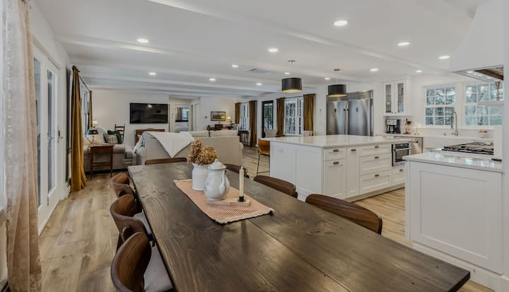 Woodstock Way Ranch On Private Wooded Acres - Woodstock, VT