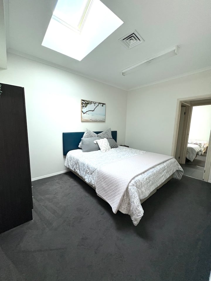 מיטת קינג רואנטרי האוס