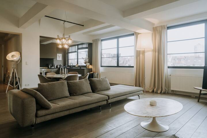 Magnificent loft – 3 bedroom duplex gallery image 2