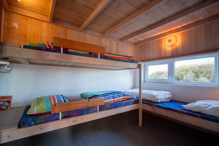 Chambre 3 avec lit superposé et autre lit simple