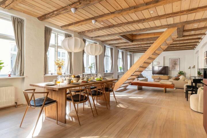 Charming 4BR Duplex in Nørrebro gallery image 3