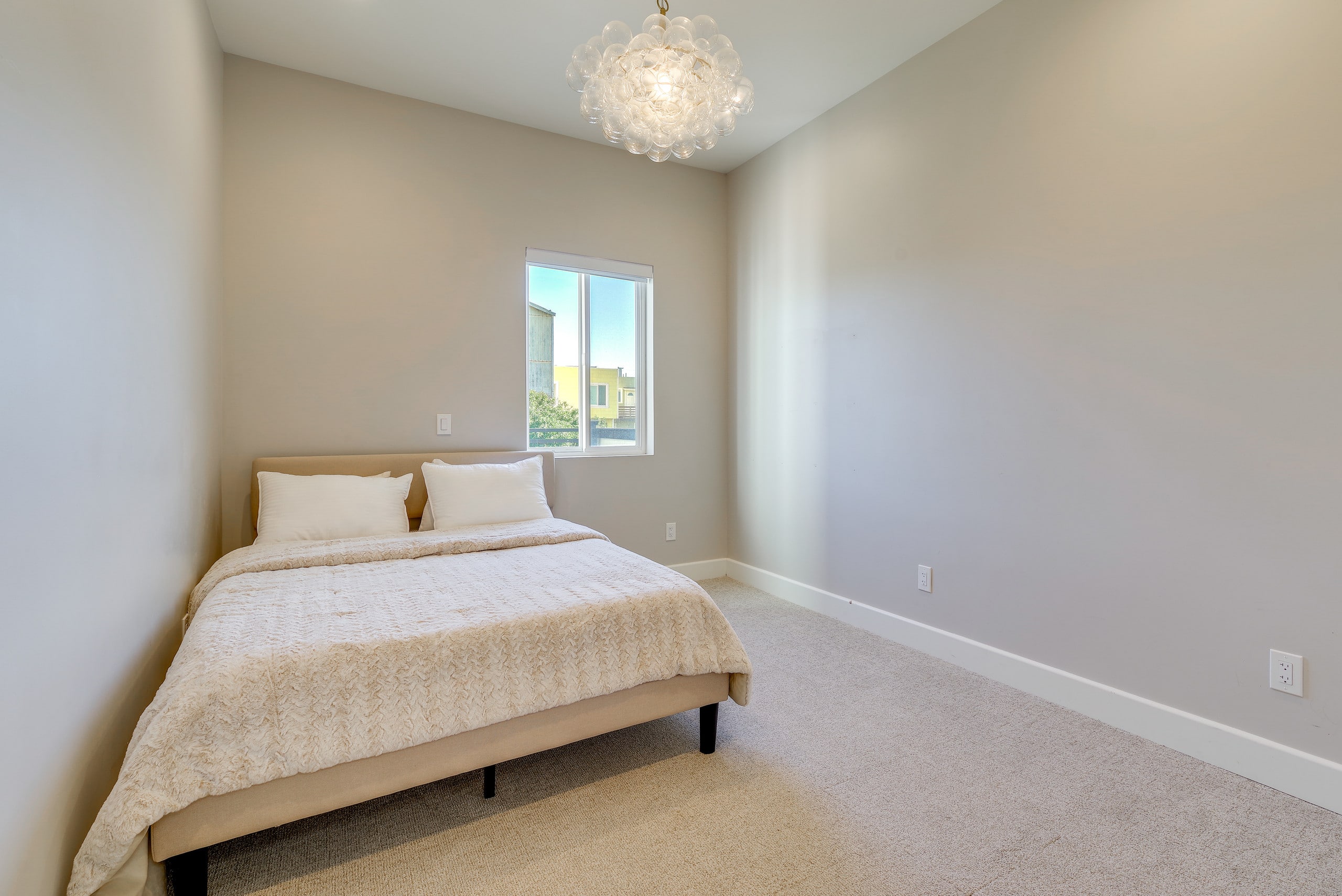 Home in San Francisco · ★4.8 · 4 bedrooms · 4 beds · 3 baths - Image 16