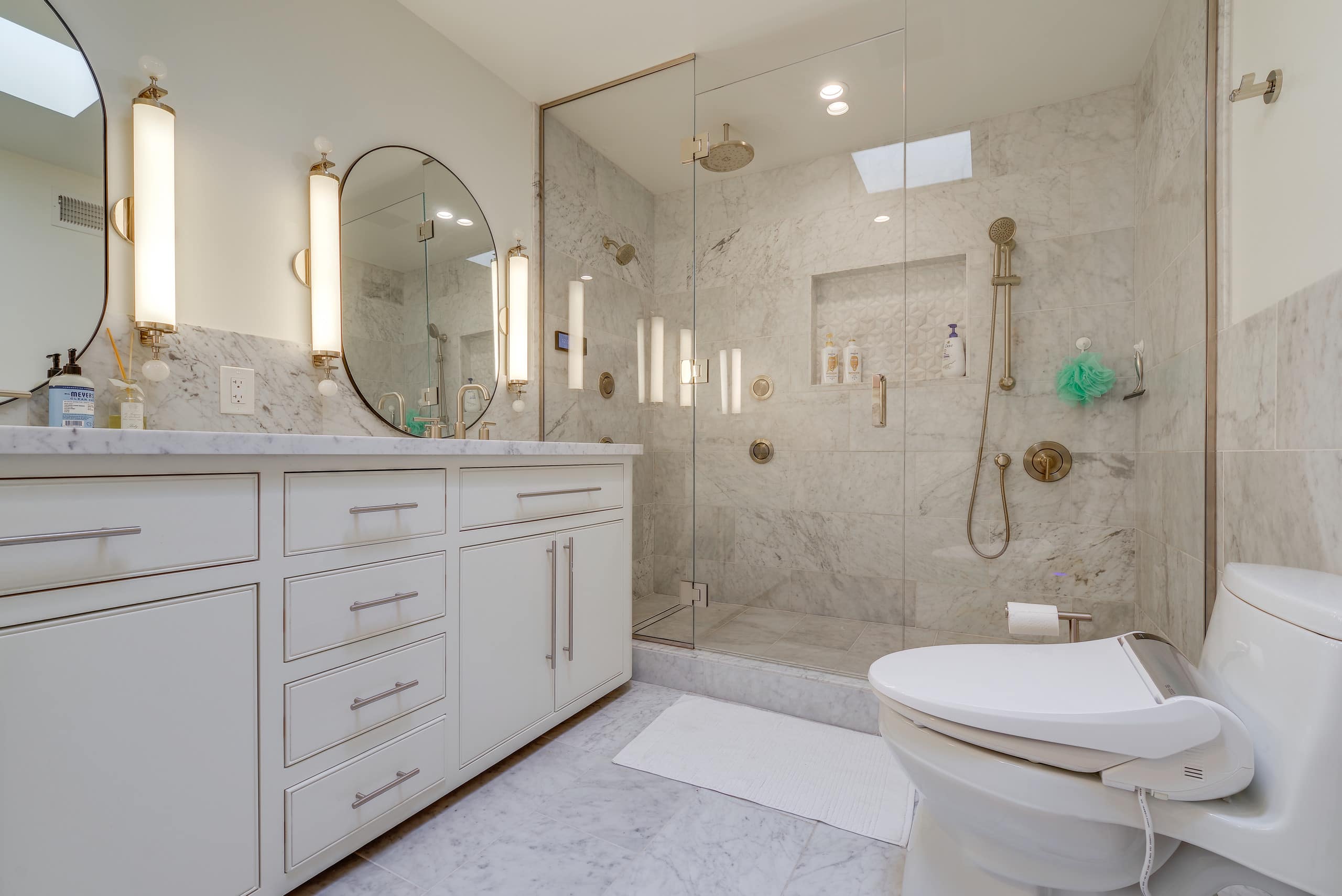 Home in San Francisco · ★4.8 · 4 bedrooms · 4 beds · 3 baths - Image 15