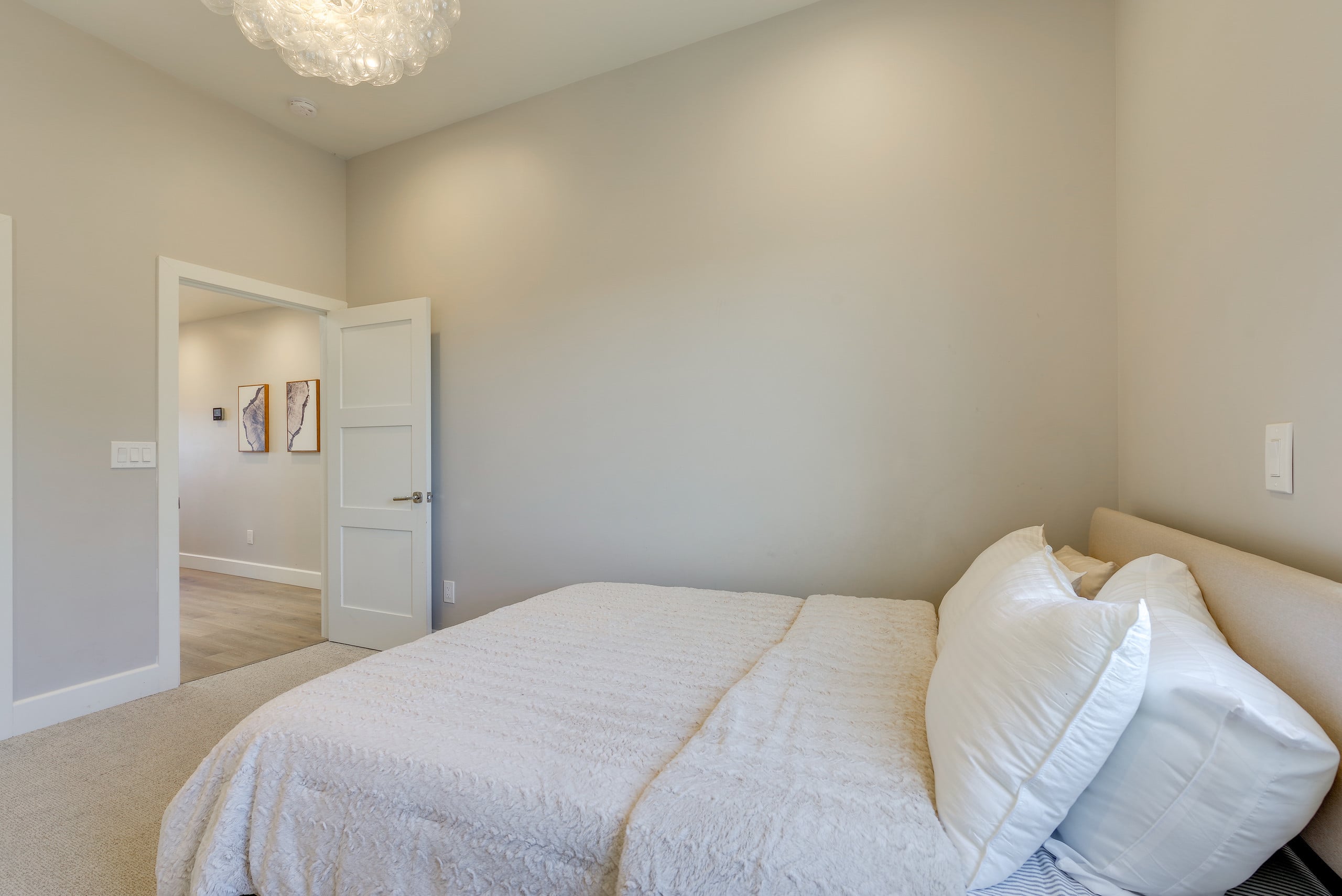 Home in San Francisco · ★4.8 · 4 bedrooms · 4 beds · 3 baths - Image 17