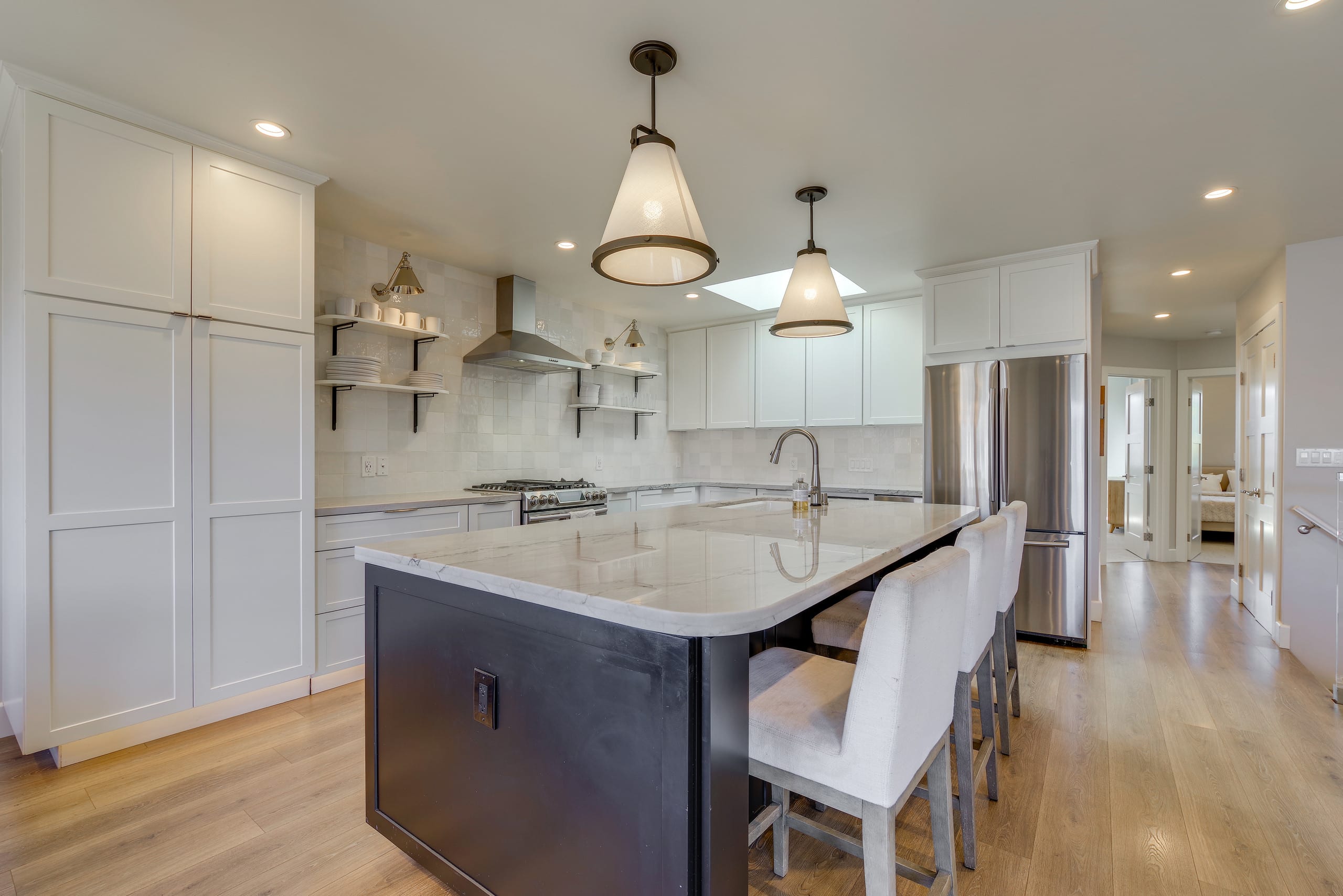Home in San Francisco · ★4.8 · 4 bedrooms · 4 beds · 3 baths - Image 7