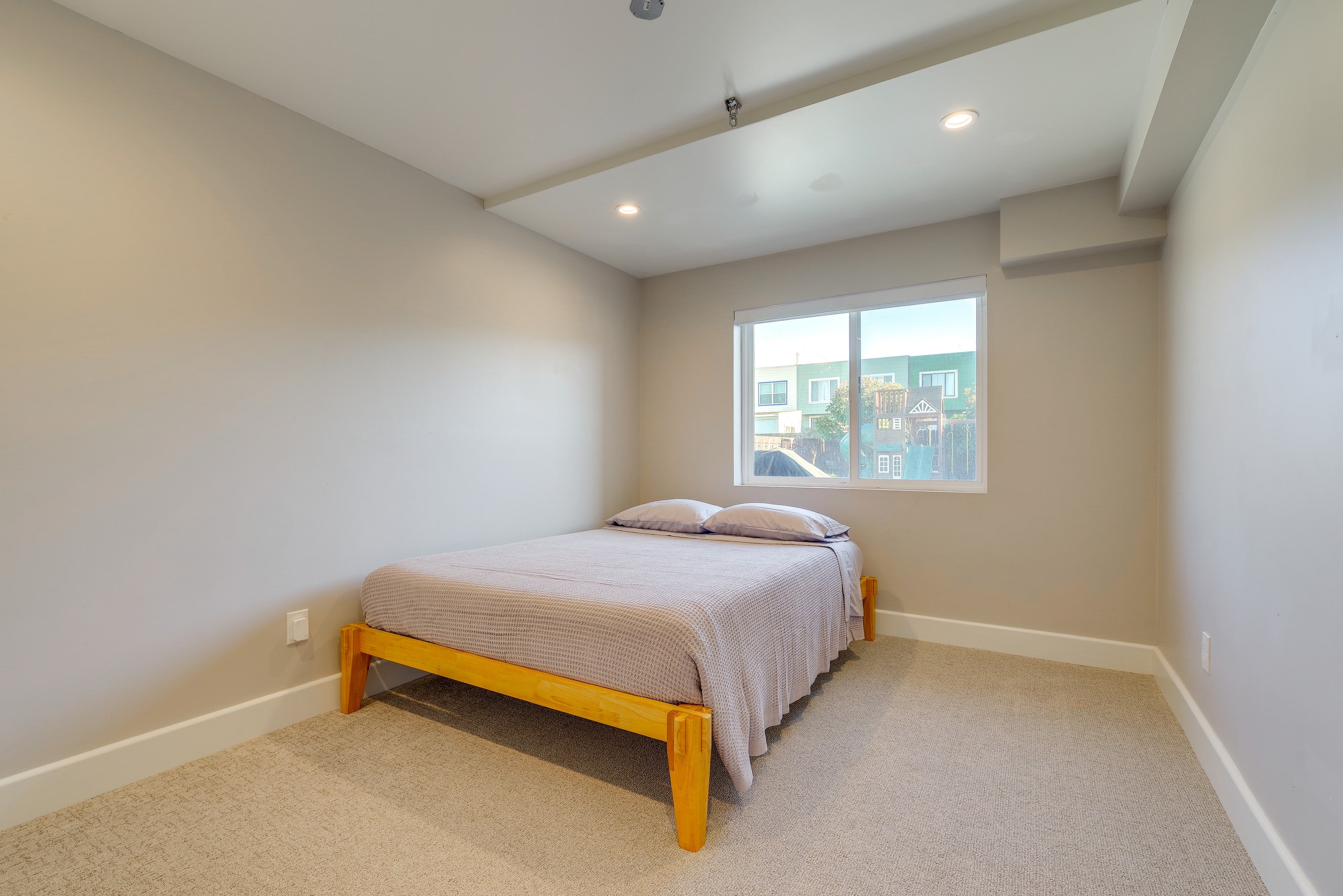 Home in San Francisco · ★4.8 · 4 bedrooms · 4 beds · 3 baths - Image 21