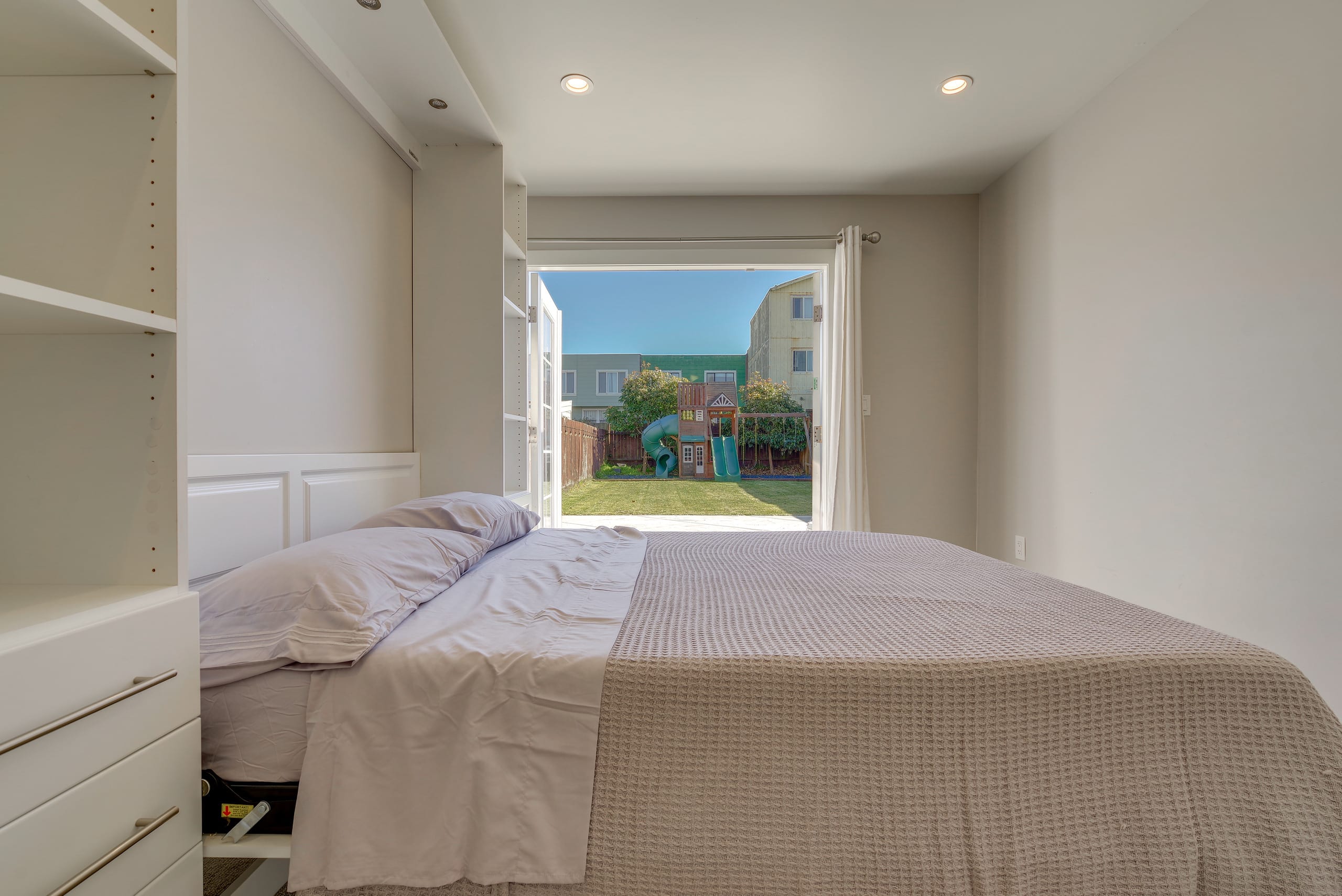 Home in San Francisco · ★4.8 · 4 bedrooms · 4 beds · 3 baths - Image 25