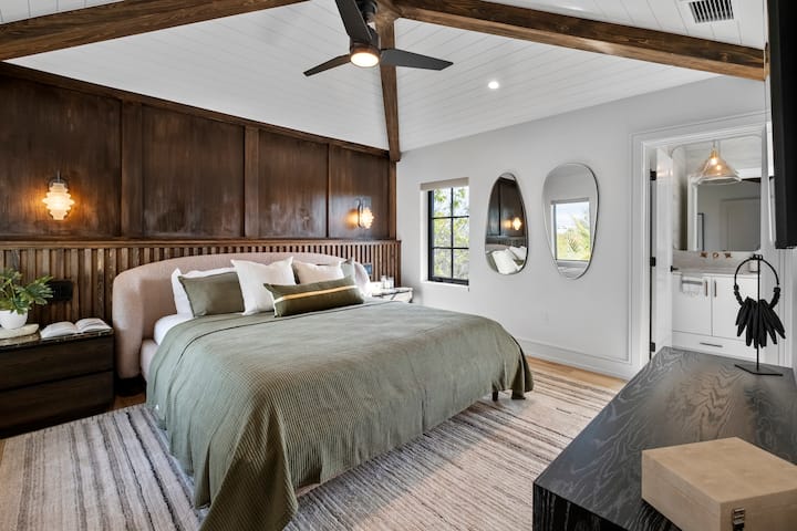 Primary Bedroom, King