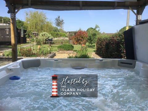 Dassia|Pet-Friendly|Hot Tub |Nr Cowes and Newport