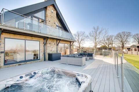 Northern Hideaways, Oakfield Lodge