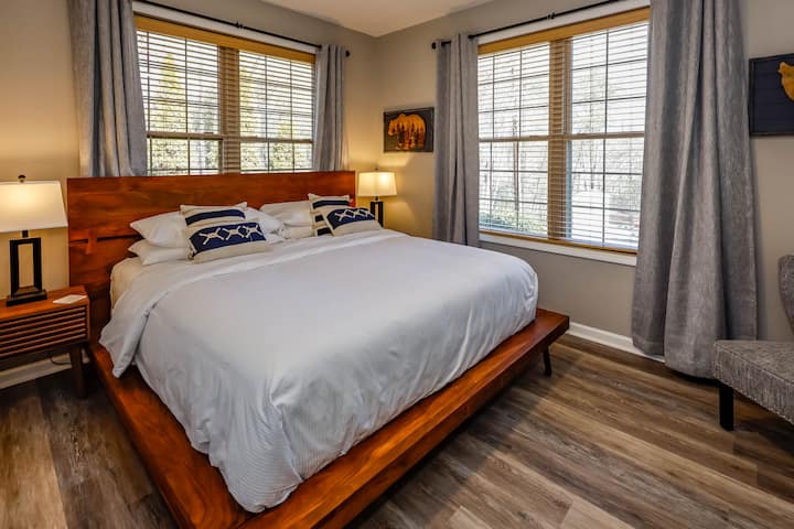 主加大双人床卧室内套内