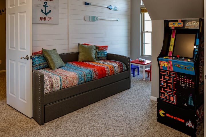 公共空间游戏室的轮椅床