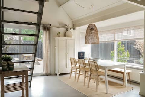 Casa Como- near the lake, restaurants & Keukenhof