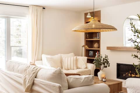 Successful Airbnb property: Luxury Cottage - The Pine Loft at Cawaja Beach in Tiny