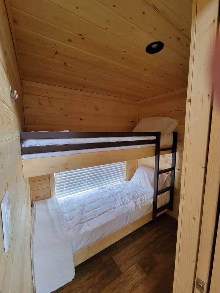 Chambre avec lit superposé