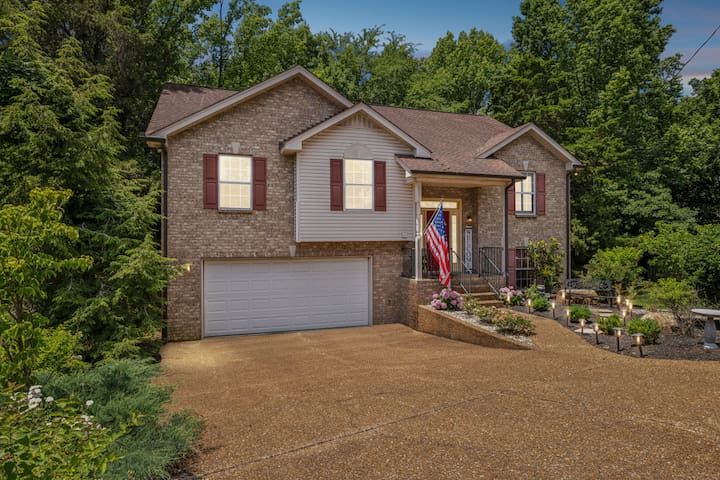 Amazing Entertainment Home near Airport & Downtown