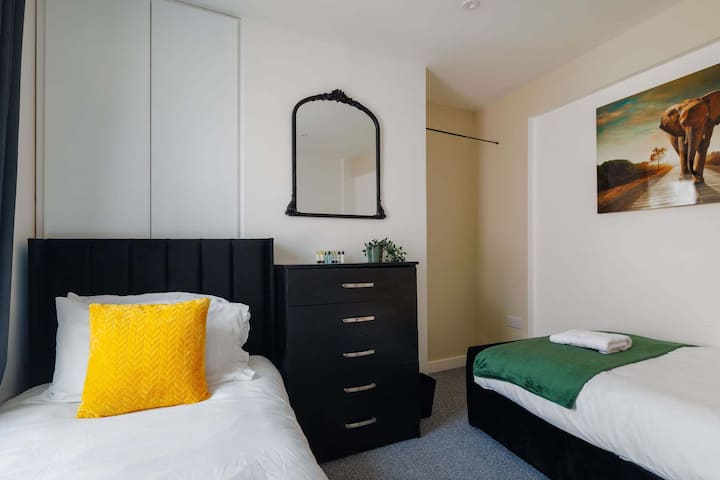 Spavaća soba s dva odvojena kreveta