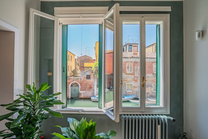 Casa della Sensa 1 Garden & Canal View