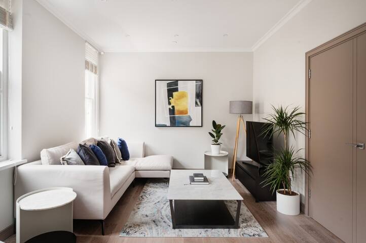 Luxurious Two Bedroom Apartment in Holborn gallery image 5