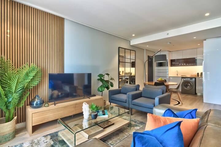 Cape Town’s Finest: Elegant 2-Bed & Pool gallery image 3