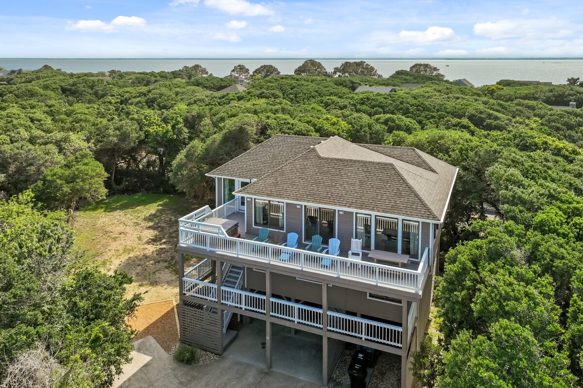 Large Oceanside Getaway Steps to the Beach