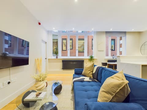 Elegant Two-Bedroom Piccadilly Circus Apartment