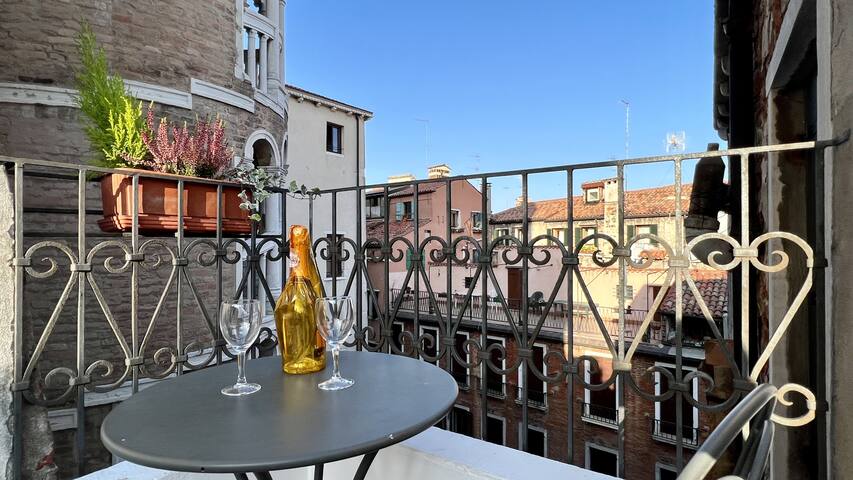 Apartment Bovolo Terrace St. Mark gallery image 4