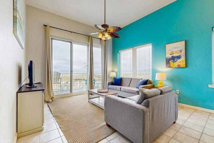 Beachfront Home | Shared Pool| Beach Access - Navarre, FL