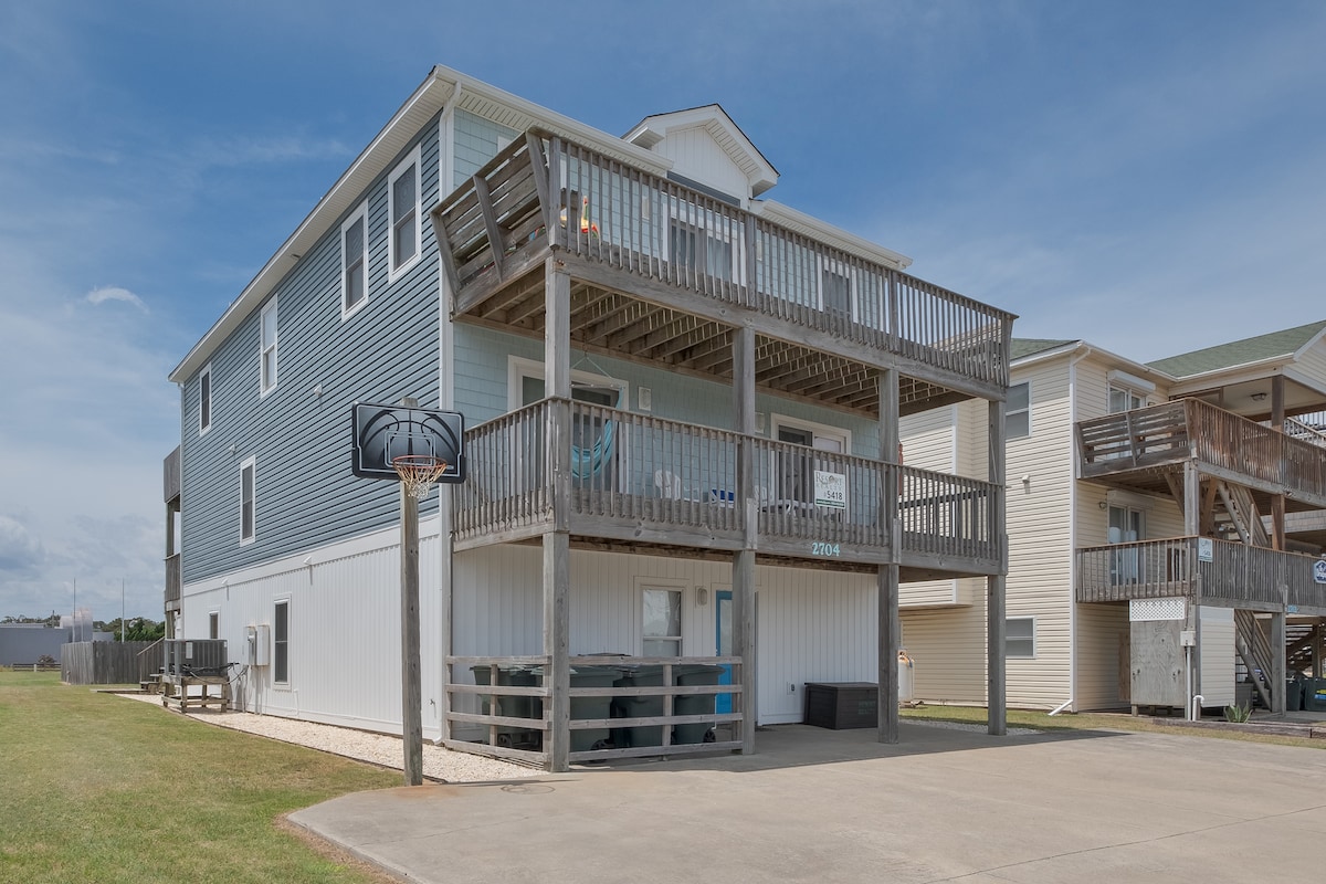 Semi-Oceanfront OBX Home for Large Groups