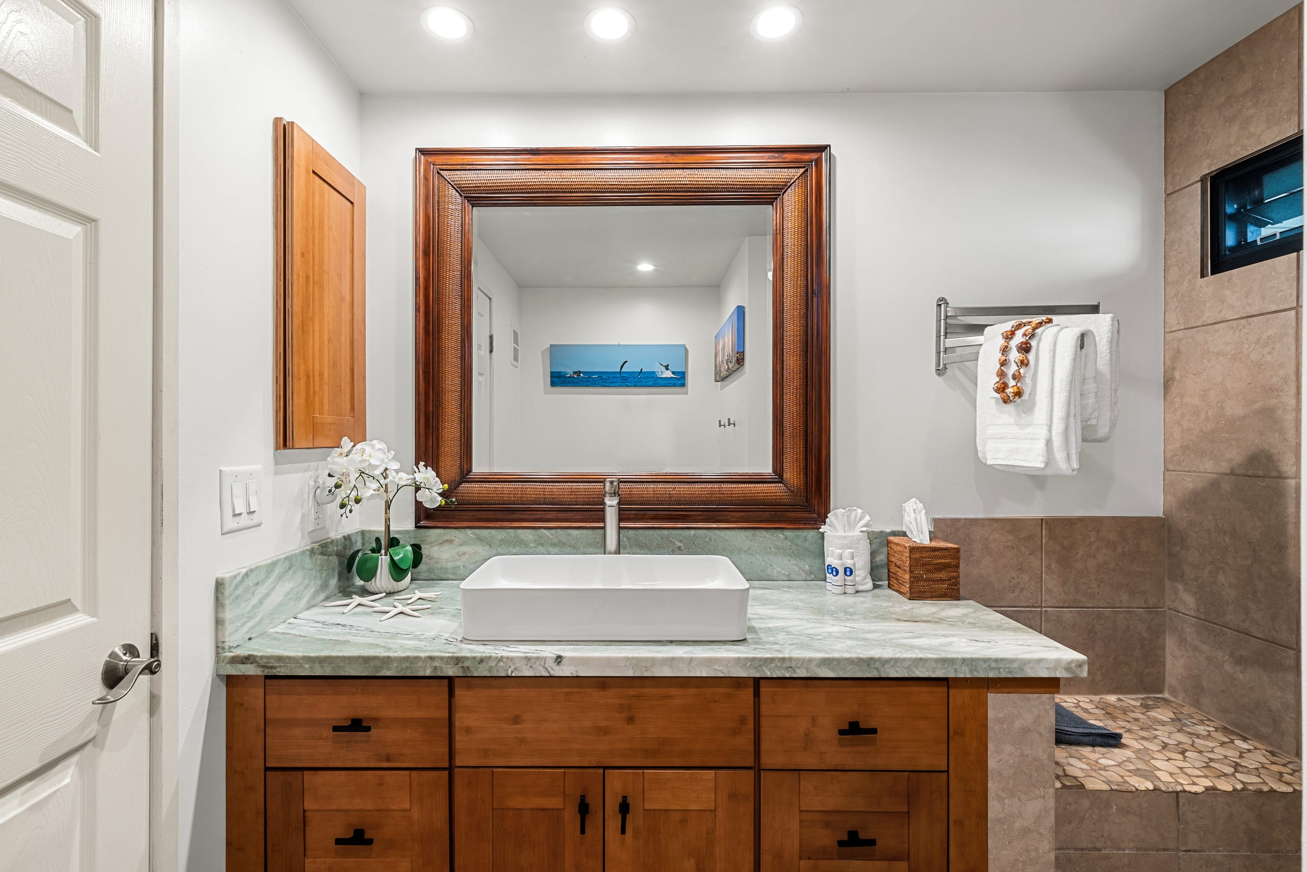 Condo in Lahaina · ★5.0 · 2 bedrooms · 4 beds · 2 baths - Image 19