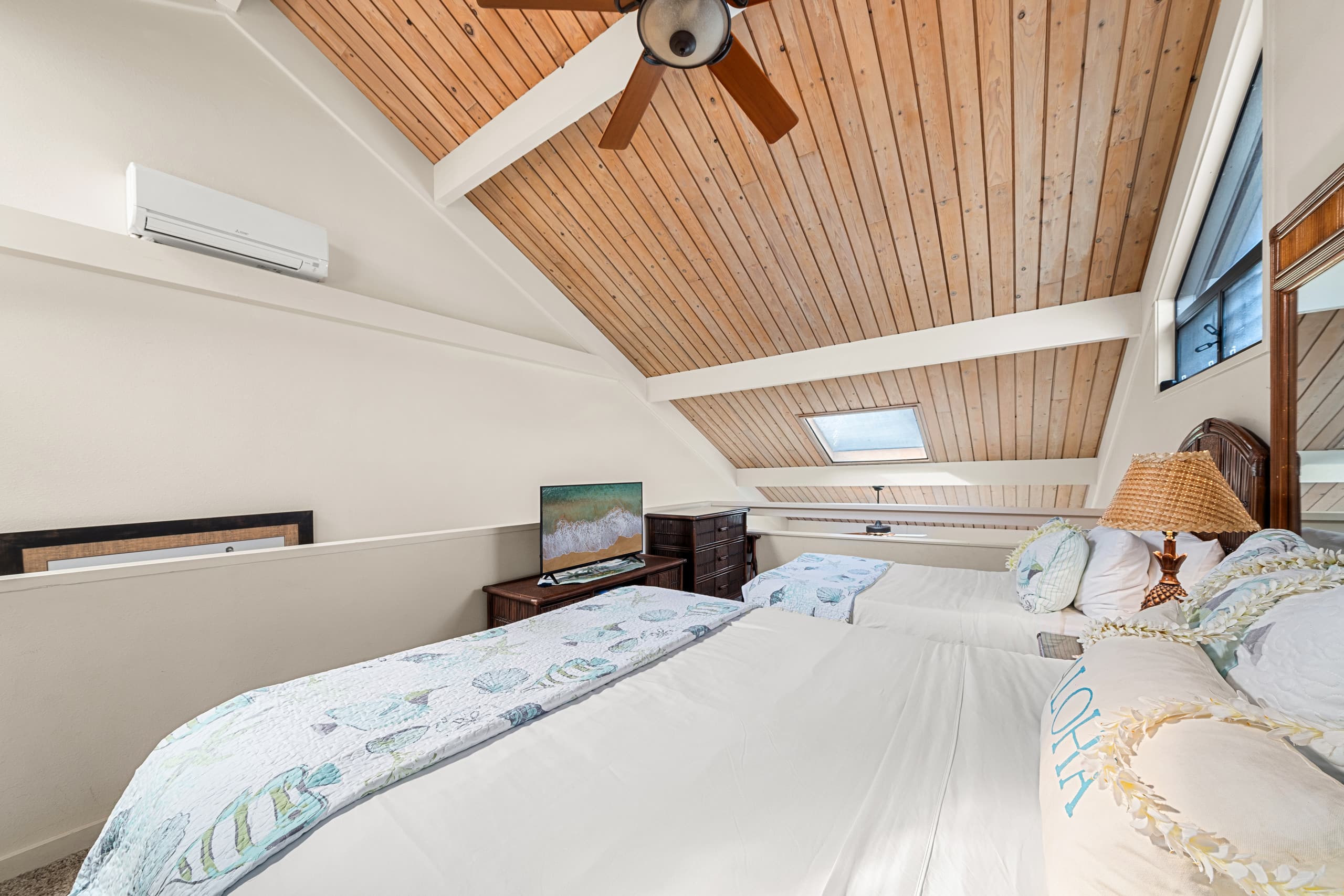 Condo in Lahaina · ★5.0 · 2 bedrooms · 4 beds · 2 baths - Image 16