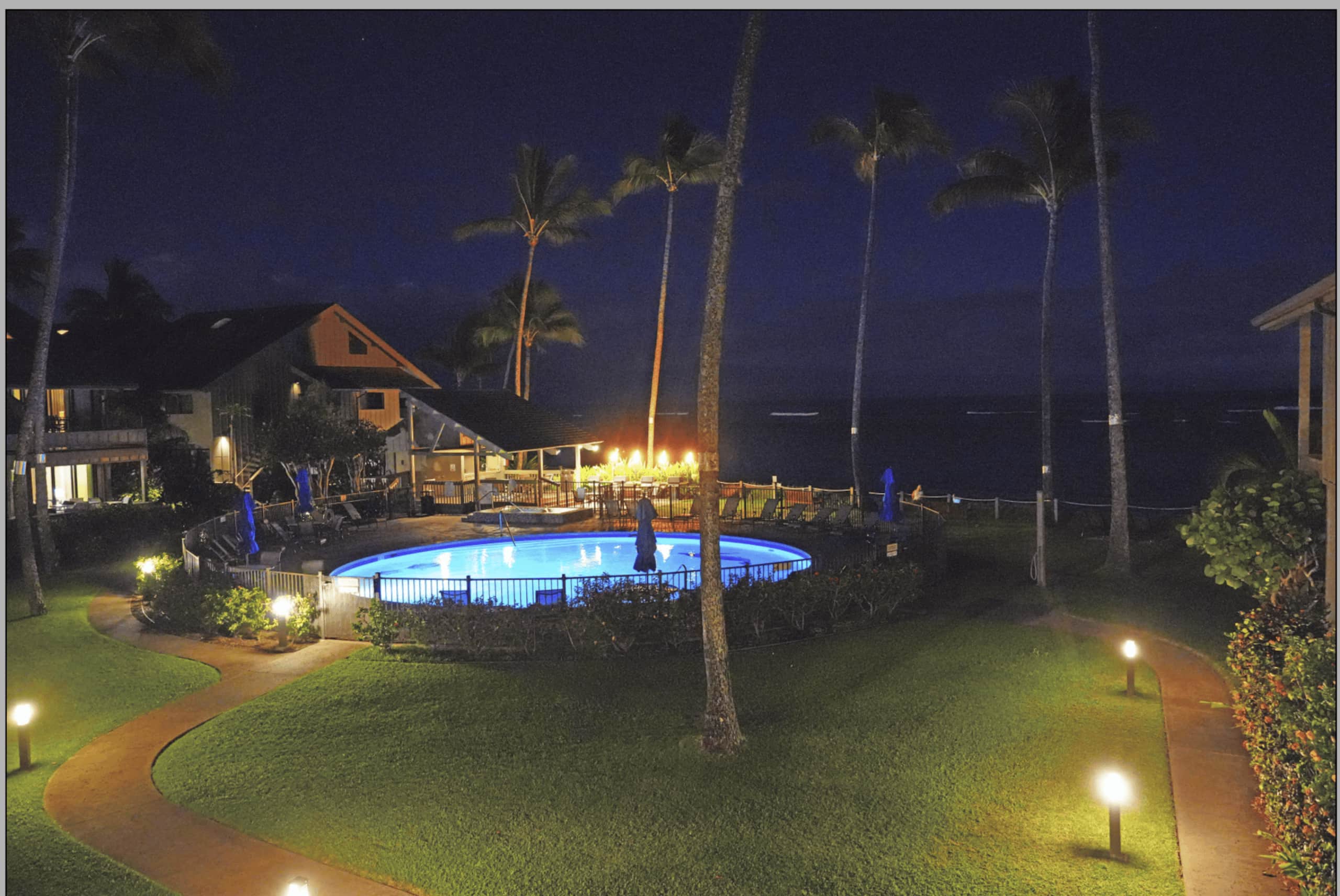 Condo in Lahaina · ★4.94 · 2 bedrooms · 4 beds · 2 baths - Image 40