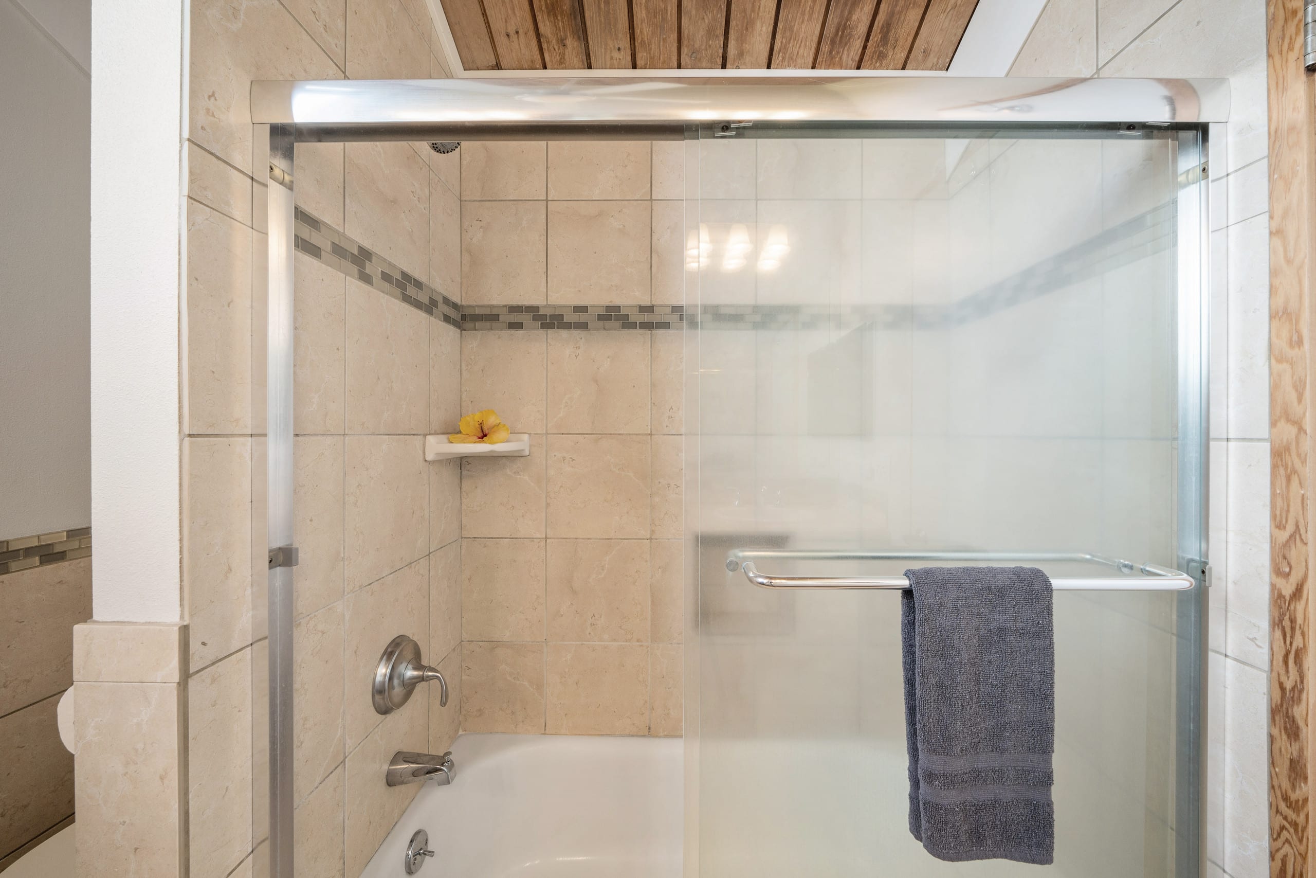 Condo in Lahaina · ★4.94 · 2 bedrooms · 4 beds · 2 baths - Image 25