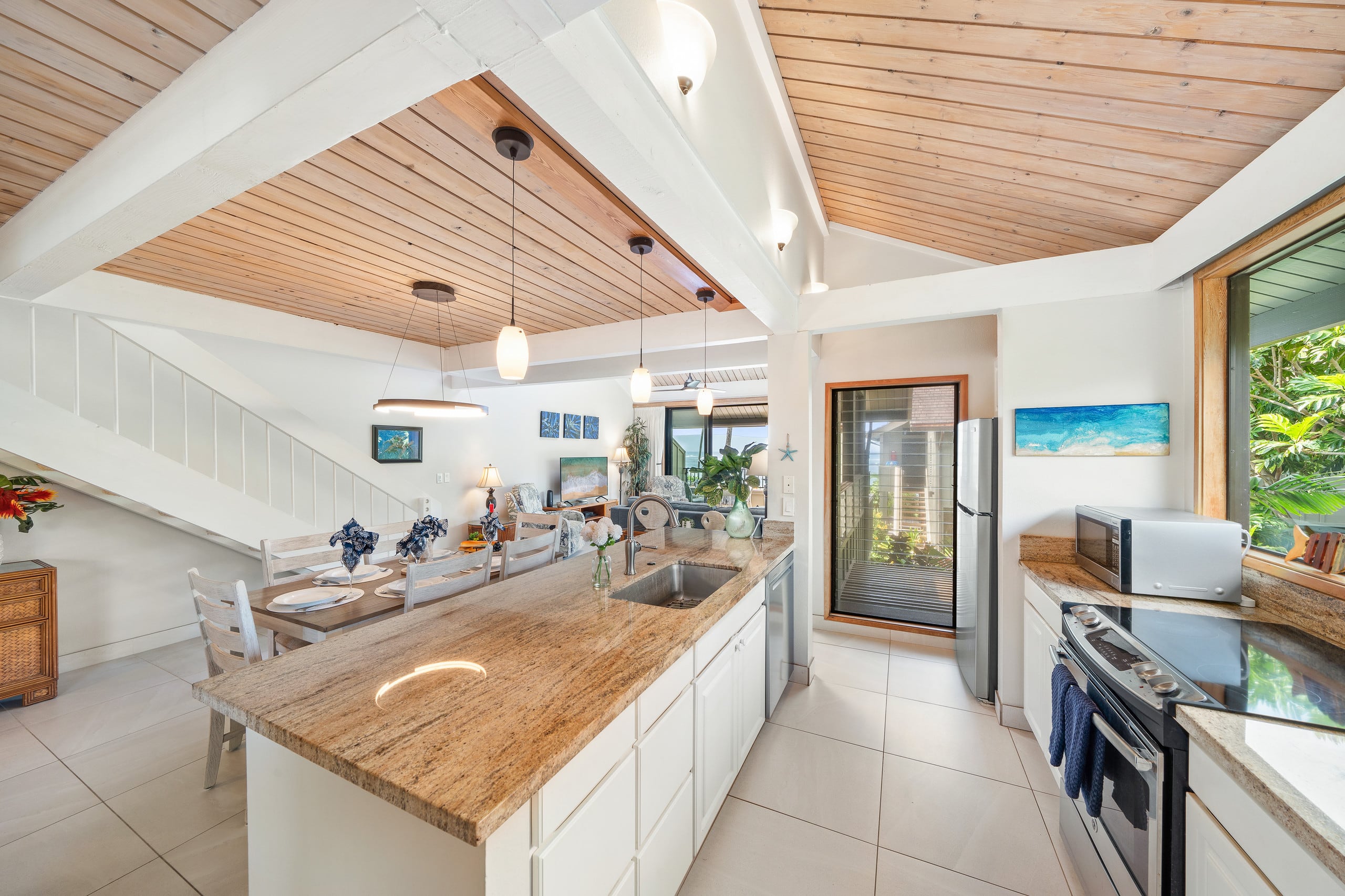 Condo in Lahaina · ★4.94 · 2 bedrooms · 4 beds · 2 baths - Image 7