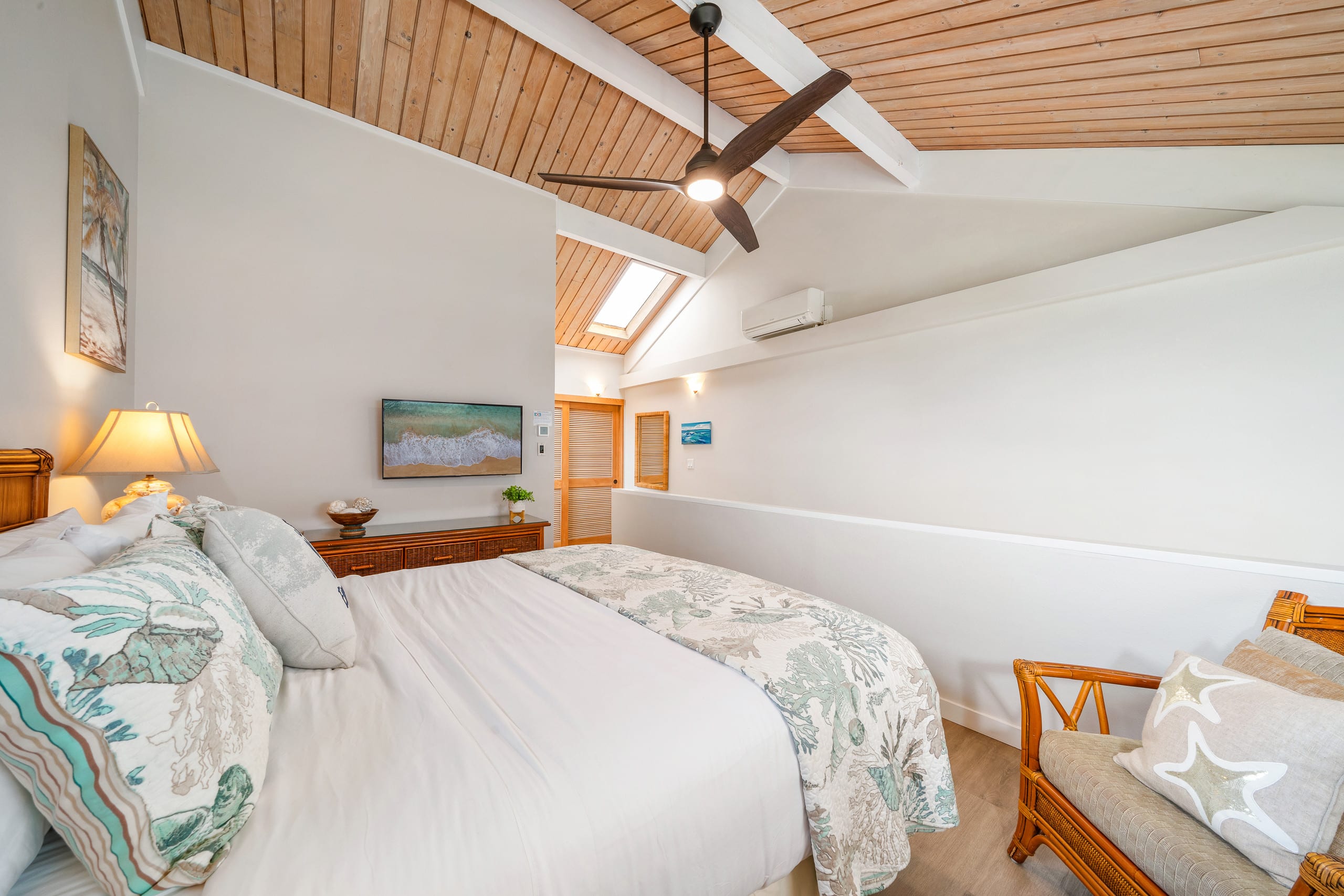 Condo in Lahaina · ★4.94 · 2 bedrooms · 4 beds · 2 baths - Image 13