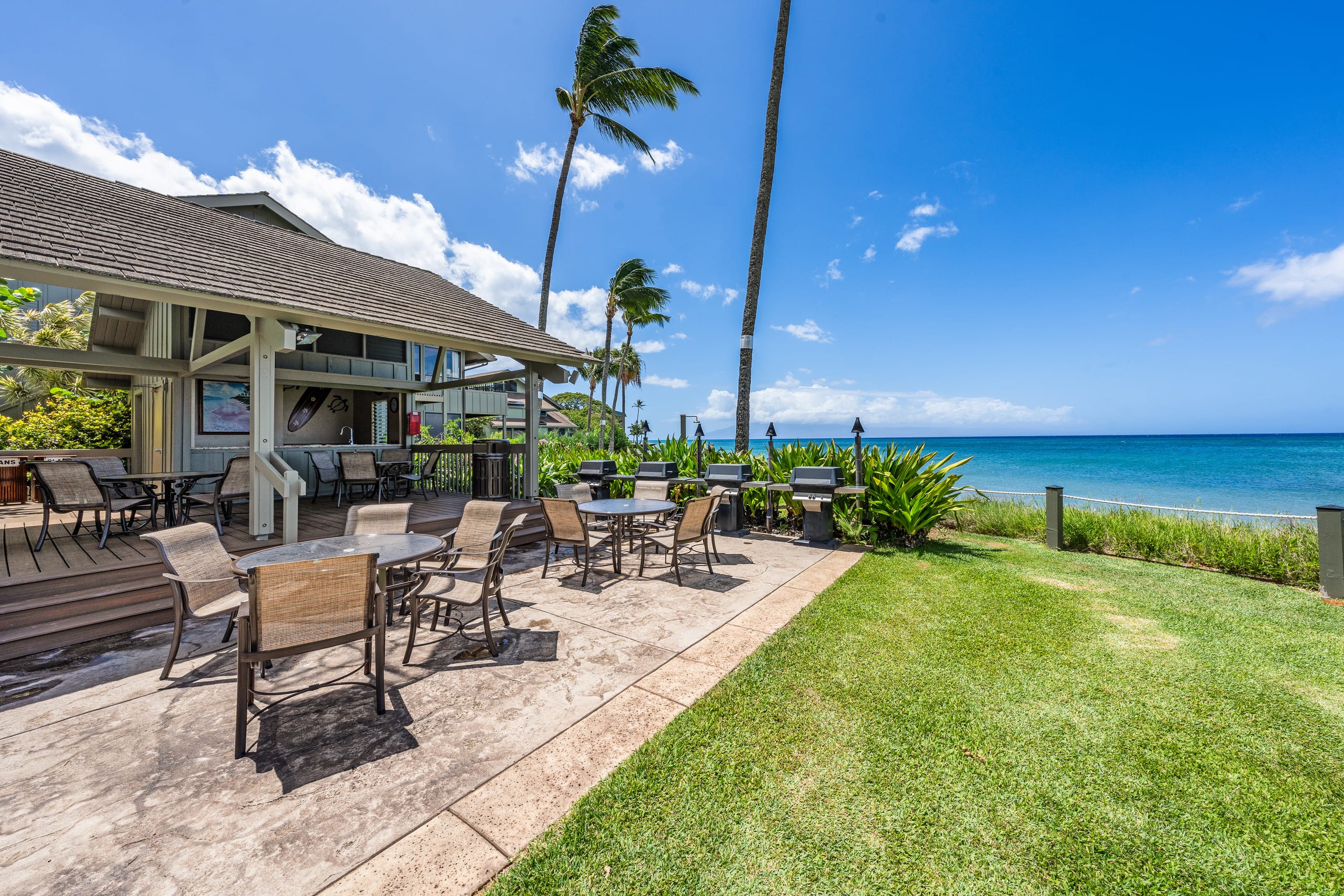 Condo in Lahaina · ★4.94 · 2 bedrooms · 4 beds · 2 baths - Image 43