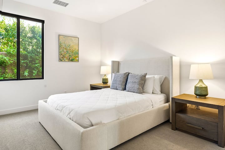 סוויטה 2 הכוללת את כל הפריטים החיוניים לשהייה רגועה.