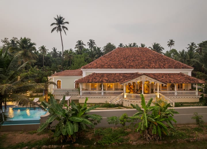 Exterior: Property