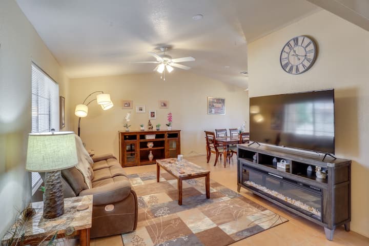 Spacious Pet Friendly Casita With Incredible Views - Bullhead City, AZ