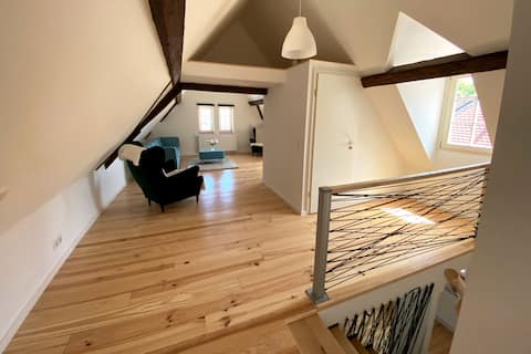 MTK02 Furnished living with balcony