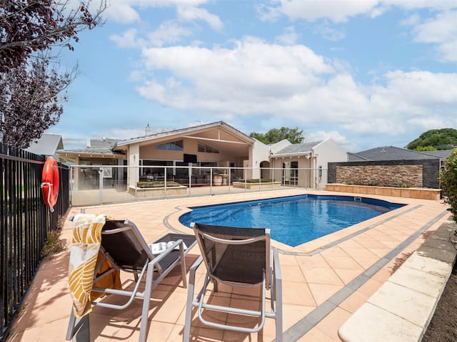 The Ranch—Beachside Pool Retreat with Tennis Court