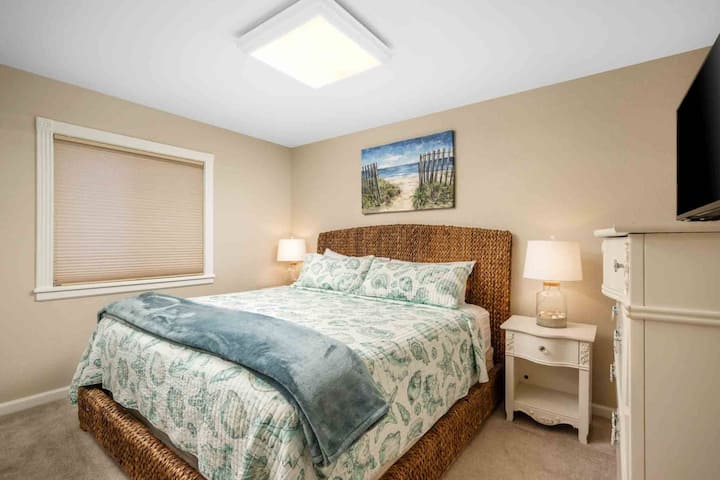 “Gran lugar para hospedarte. La vista desde la terraza es lo que hizo la semana para mí, fue agradable ver la puesta de sol todas las noches desde mi dormitorio o la terraza» -Jerry