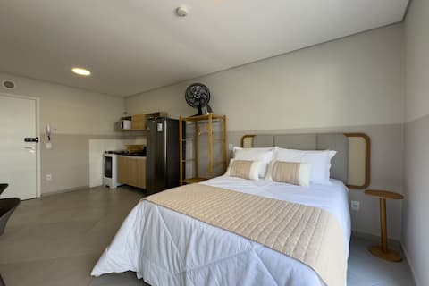 Studio in the center, meters from Praça da República