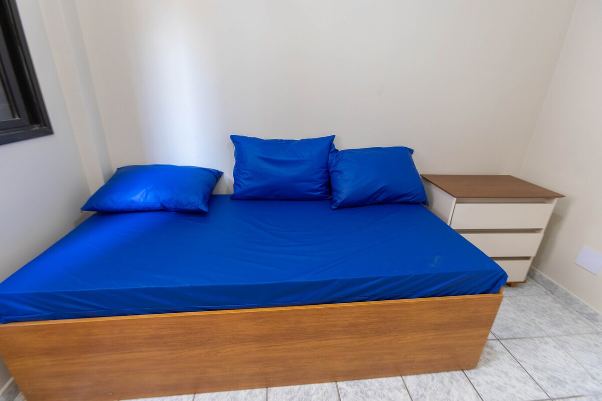 لا تلتزم بالحقائب وحقائب الظهر ، استخدم الخزانات للتنظيم