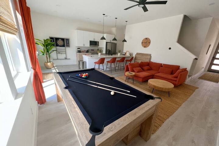 Sleeps24+HotTub+Sauna+Gym+Karaoke+Casino+Billard gallery image 5