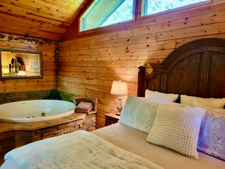 Mountain Top Cabin #3 W/ Hiking Trail & Cave - Eureka Springs, AR
