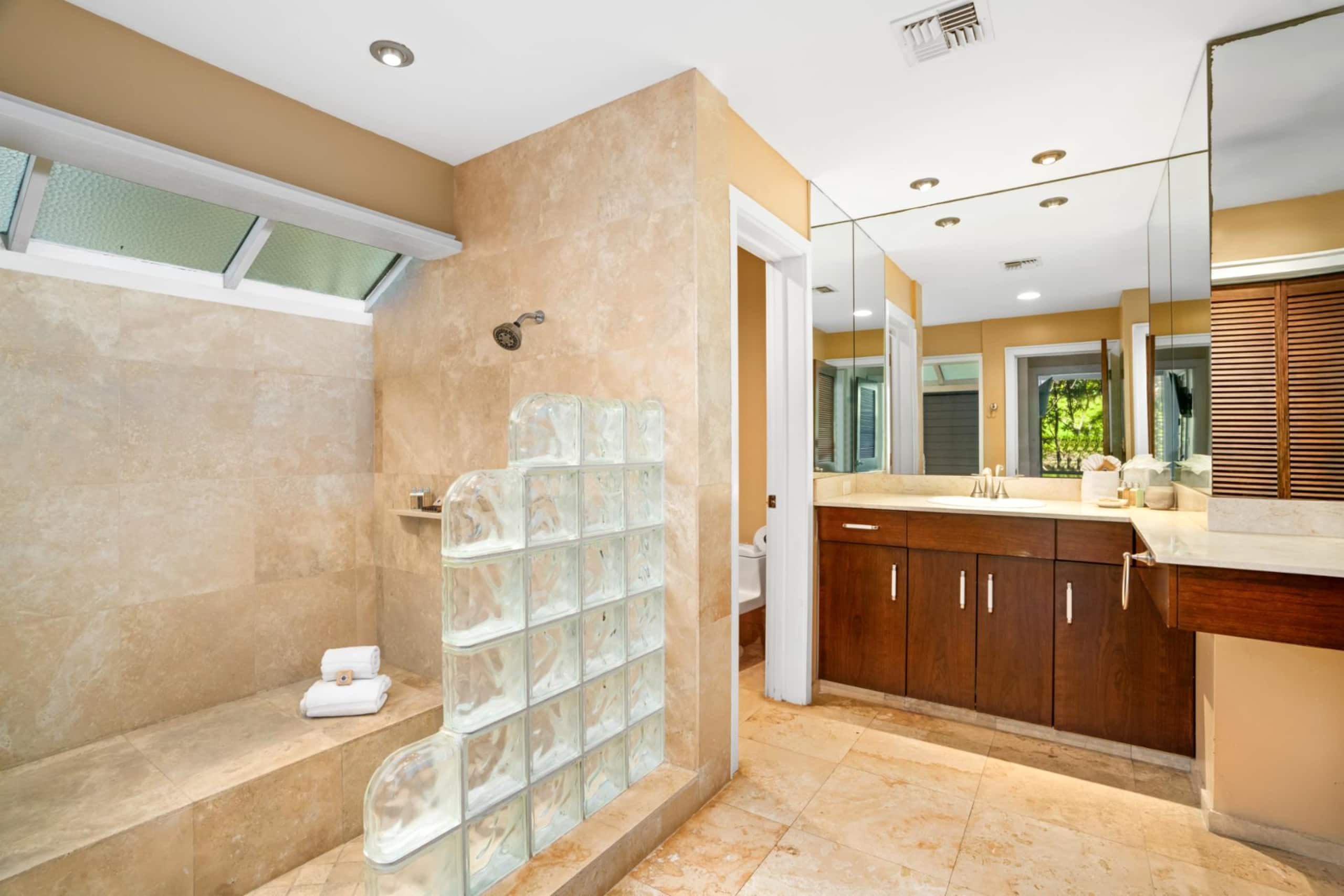 Condo in Lahaina · ★4.8 · 1 bedroom · 2 beds · 1 bath - Image 34