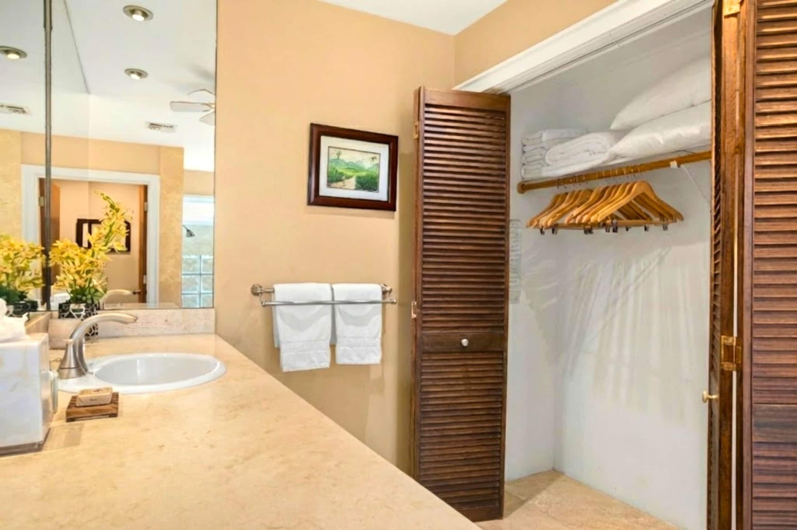 Condo in Lahaina · ★4.8 · 1 bedroom · 2 beds · 1 bath - Image 32